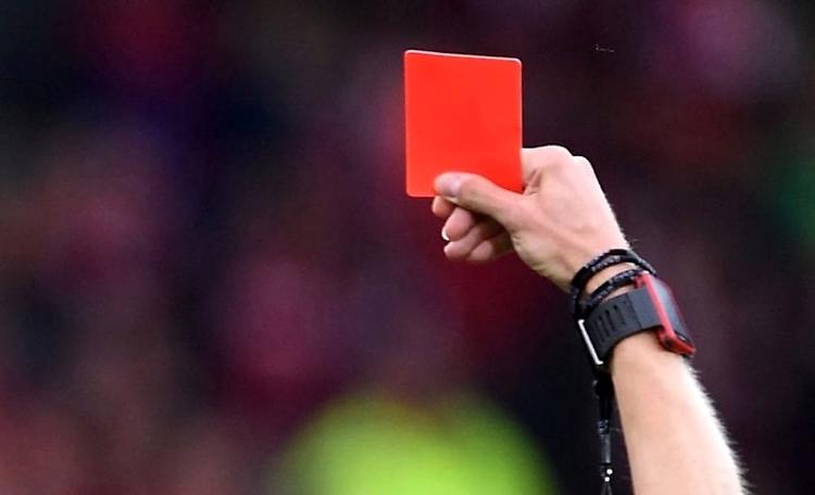 Testata all'arbitro, individuato il calciatore violento: applicato il Daspo