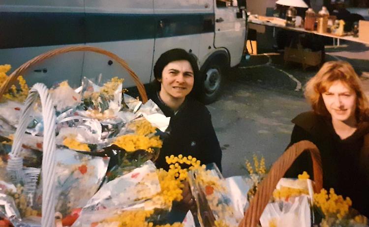 8 Marzo,  banchetto della mimosa in anticipo