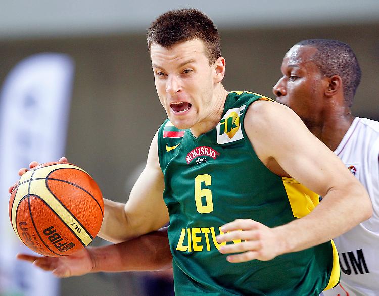 Basket, ufficiale l'arrivo alla Vanoli della guardia lituana Adas Juskevicius