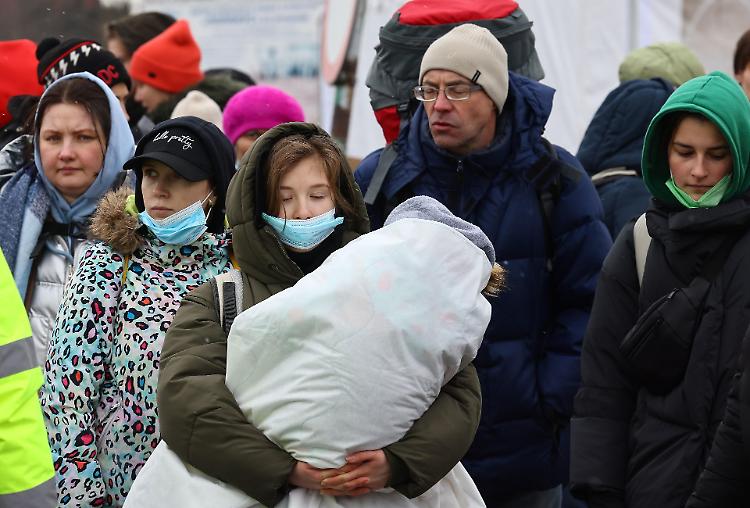 Profughi in arrivo dall'Ucraina, raccolta fondi della Caritas Viadana