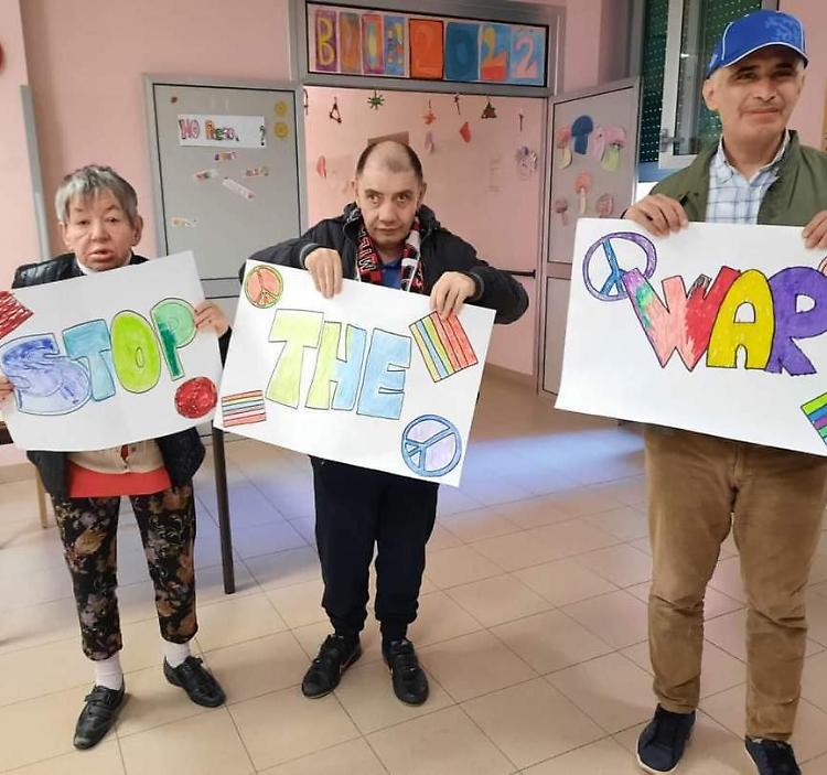 I nonni sbarcano su Facebook e Instagram