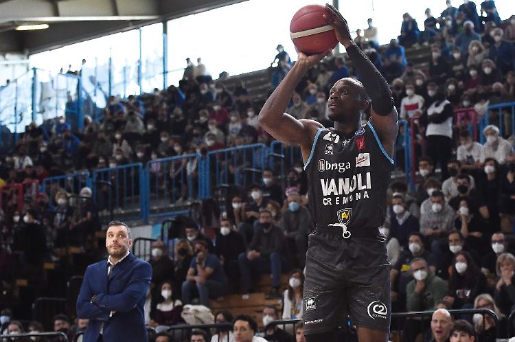 Basket, David Cournooh saluta la Vanoli