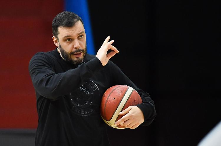 Vanoli, presentata la partita con la Dinamo Bianca a Sassari