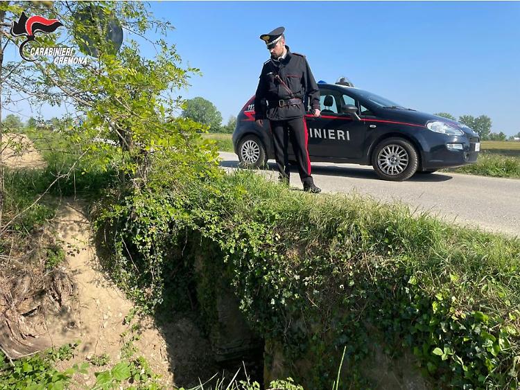 Spacciano droga in campagna: arrestati dai carabinieri