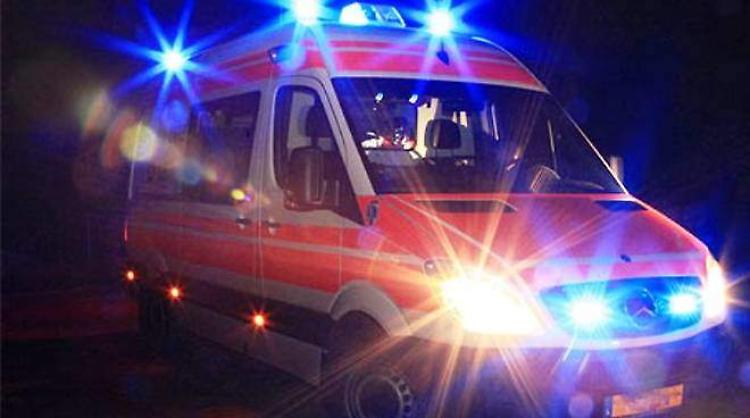 Fuoristrada nella notte: tre feriti, uno in codice rosso