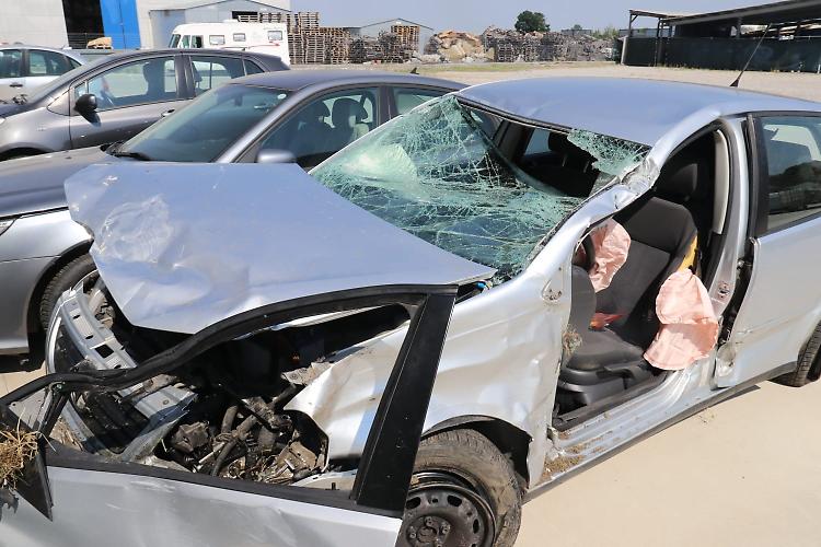 Perde il controllo dell'auto, grave 66enne ricoverata in prognosi riservata