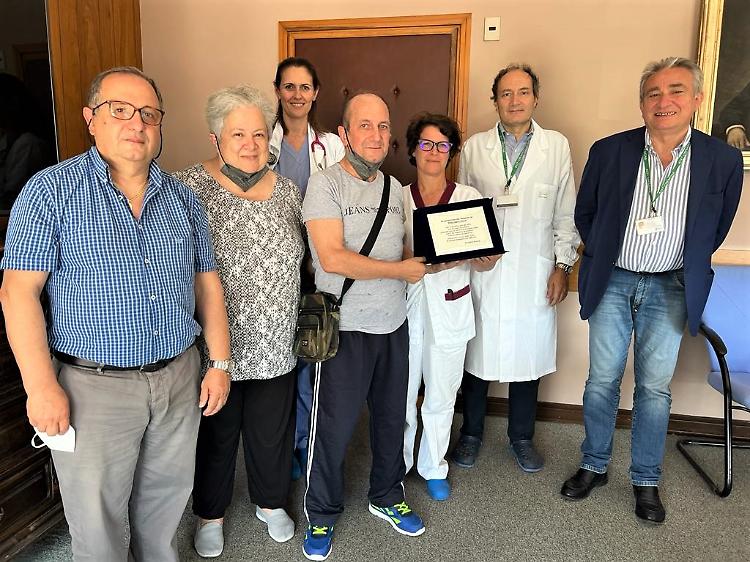 Covid, due targhe per dire grazie a medici e operatori sanitari