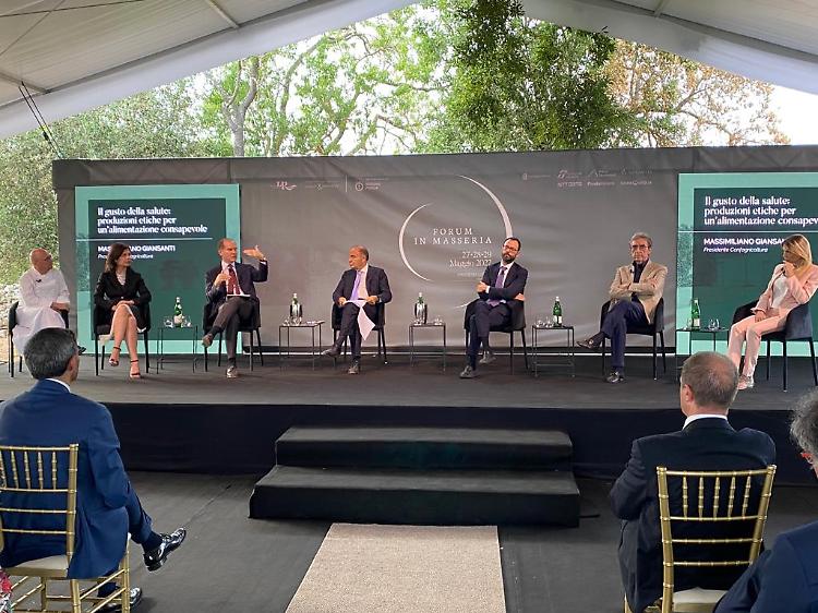 Crisi alimentare e diete personalizzate, Giansanti al forum in Masseria