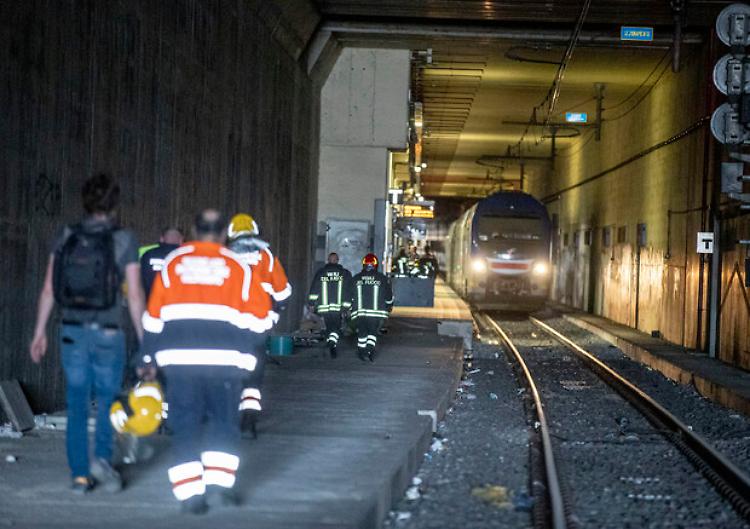 Incidente treno alta velocità: nessun ferito, linea bloccata