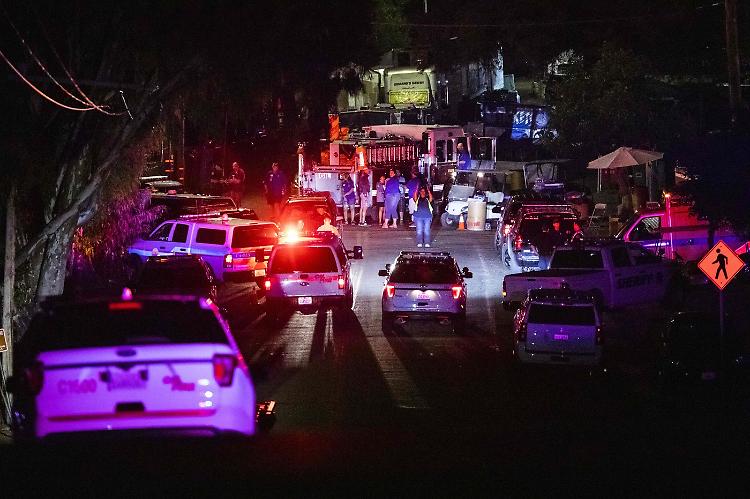 Sparatoria in strada a Filadelfia, 3 morti e 11 feriti
