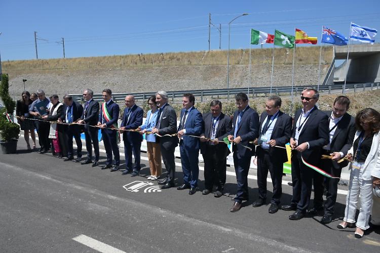 Sulla Brebemi l'auto elettrica si ricarica mentre viaggia