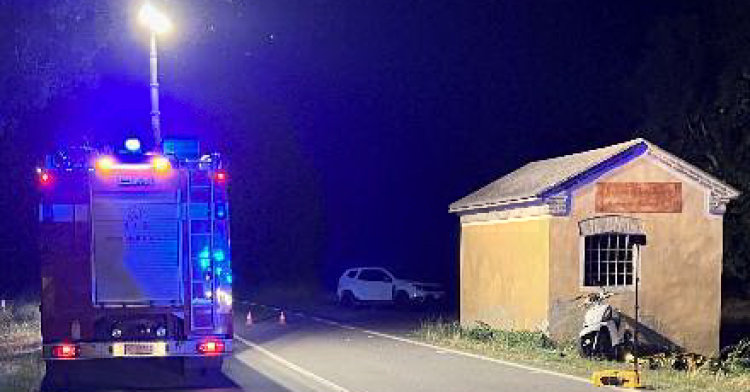 Caduta fatale per un motociclista, muore 54enne sulla provinciale 11