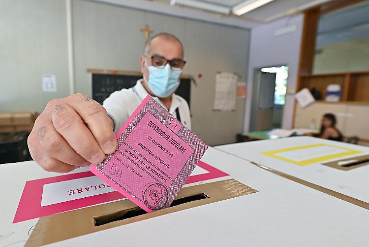 Referendum, in provincia alle 12 ha votato il 9,05%