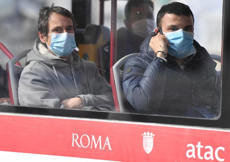 Cdm, proroga mascherine sui trasporti fino a settembre