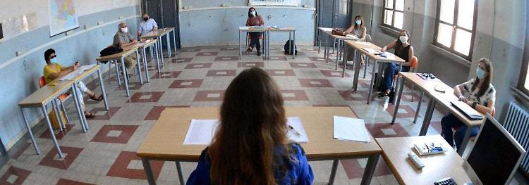Maturità, ore 8,30 prova d’italiano. Parte la carica dei 2.780