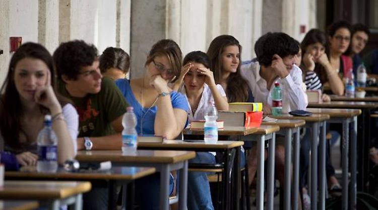 Maturità: torna la campagna per contrastare le fake news