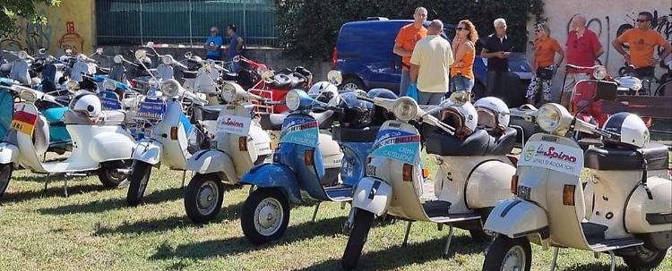 Invasione di «Vespe»: oltre 260 equipaggi iscritti al raduno