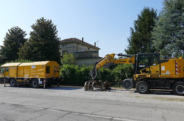 Cantiere sulla ferrovia, arriva il bus navetta