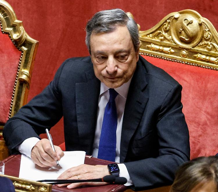 Draghi annuncia a Camera, vado a Colle