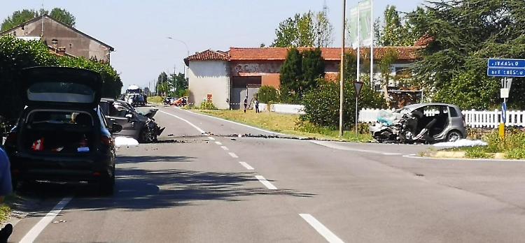 Terribile incidente stradale a Castelverde: due morti