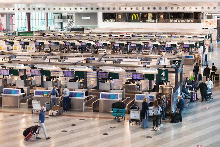 In aeroporti milanesi previsti 390 mila passeggeri in transito