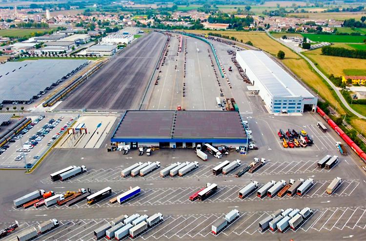Trasporti Pesanti: «Non rispetta i vincoli, il piazzale va demolito»