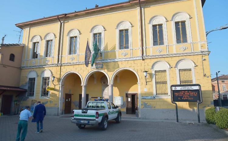 Via anche Alessandro Balestreri, Comune verso la paralisi