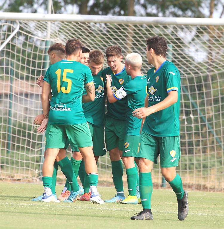 Calcio, allenamento congiunto Milan-Pergolettese finisce 7-1