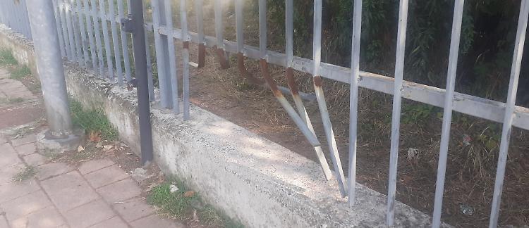 Emarginati, gli «invisibili» nel ventre della fabbrica dismessa