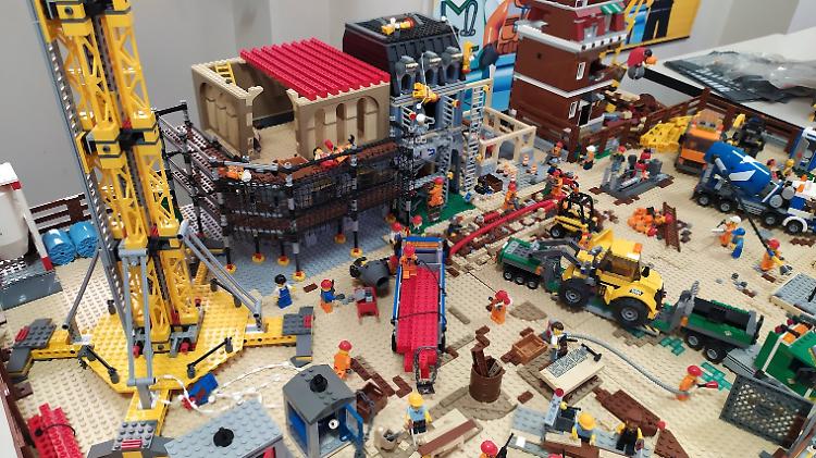 Esposizione di LEGO e concorso a premi per raccolta fondi