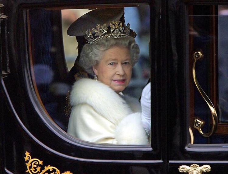 Addio alla Regina Elisabetta, mondo in lutto