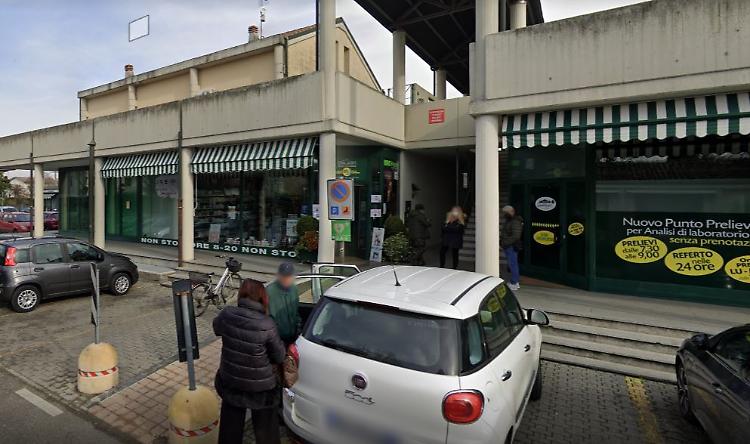 Paura a Castelvetro: bimbo accusa malore e perde i sensi, salvato dai medici del poliambulatorio