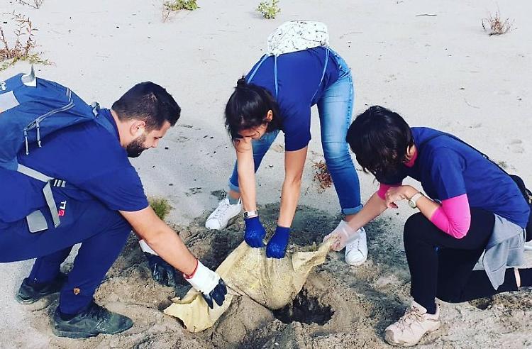 Ambiente, golena pulita. Via 1.100 chili di rifiuti