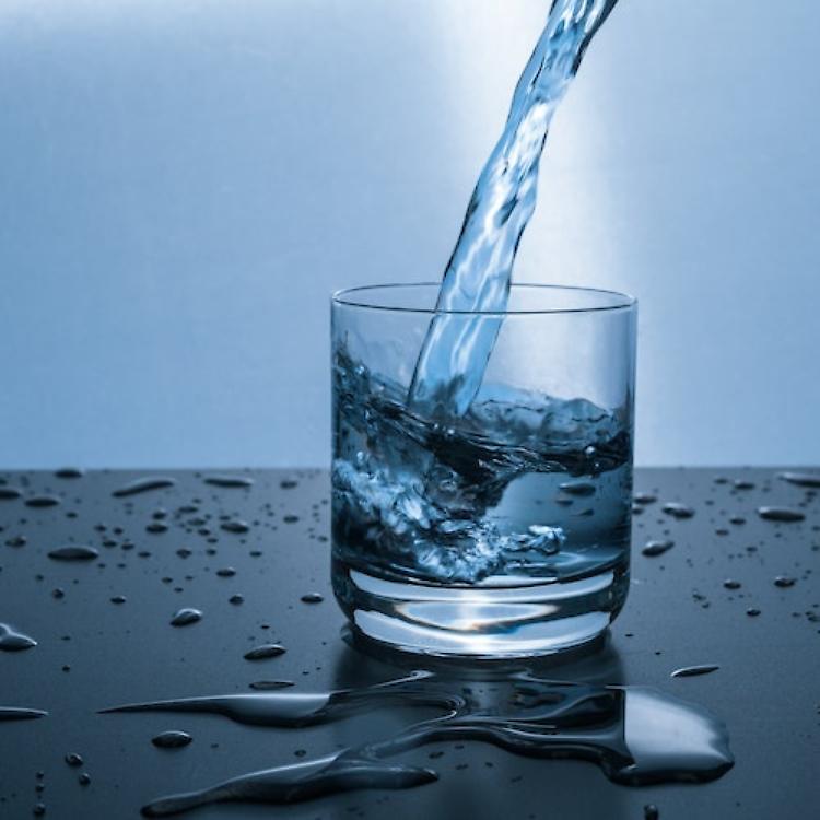 "Acqua come" - Tema della Tavola Rotonda con Benedetta Spelta, don Gianni Cavagnoli, Elena Poli. 
