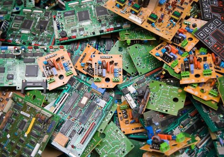 Rifiuti elettrici ed elettronici: postazione mobile di raccolta allo Zaist