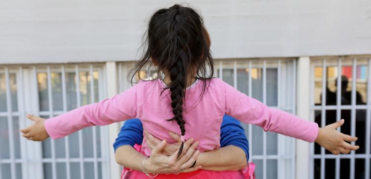 La famiglia rifiuta l’alloggio, il Comune: «Un salasso da 65 mila euro»