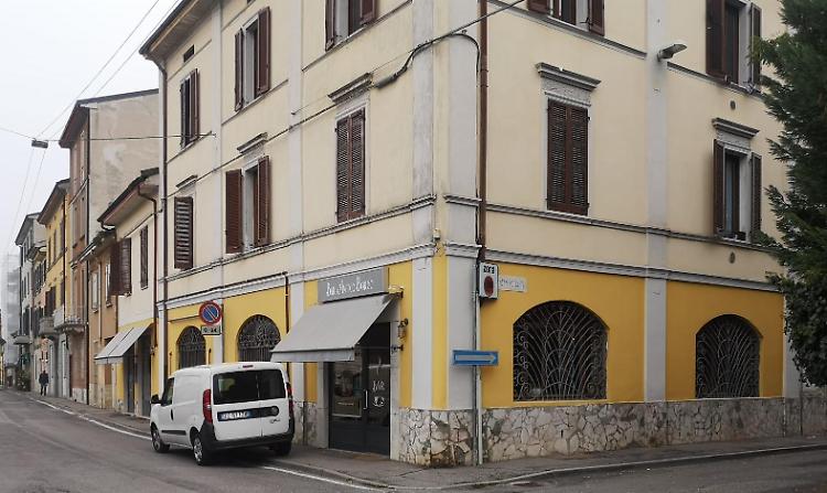 Malore fatale al bar, muore 71enne