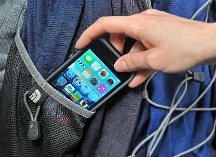 Rubano il cellulare a una donna, beccati i 4 responsabili minorenni