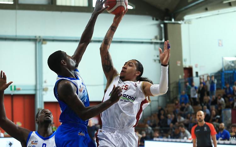 Basket, la Juvi Ferraroni illude ma poi cede ad Agrigento (59-69)