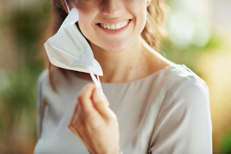 In Lombardia scende il tasso di positiva: le donne più colpite dal long Covid