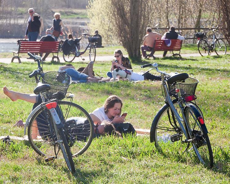 L’estate non finisce più: ottobre mai così caldo