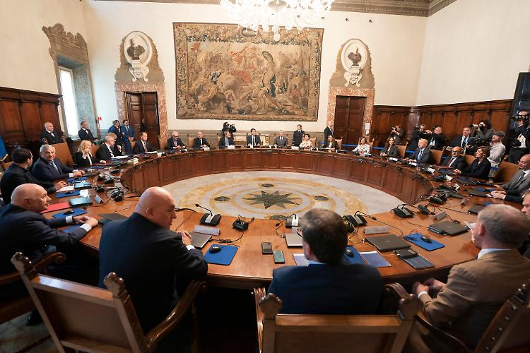 Cdm, via libera stop obbligo vaccini medici da 1° novembre 