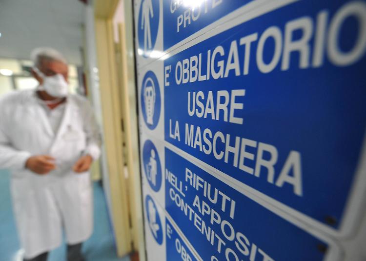 Covid, riammessi i 91 No Vax: «Ora potete rientrare»