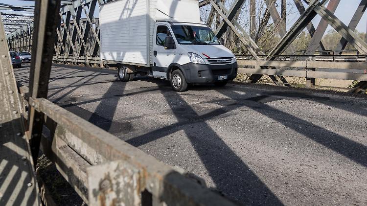 Manutenzione del ponte sul Po, esposto depositato da Codacons Lombardia