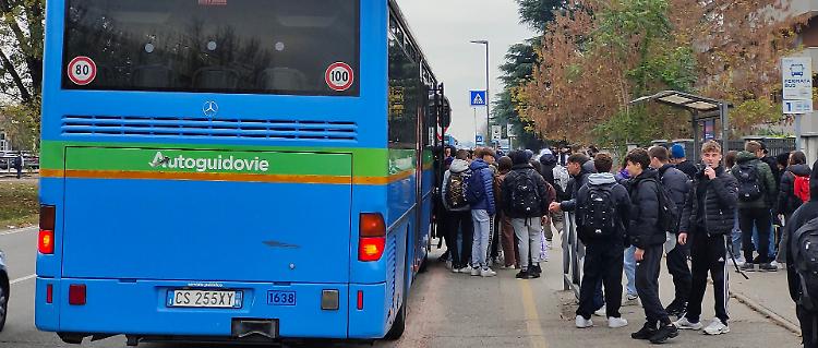 «Pullman sovraffollati», ecco la mappa dei disagi