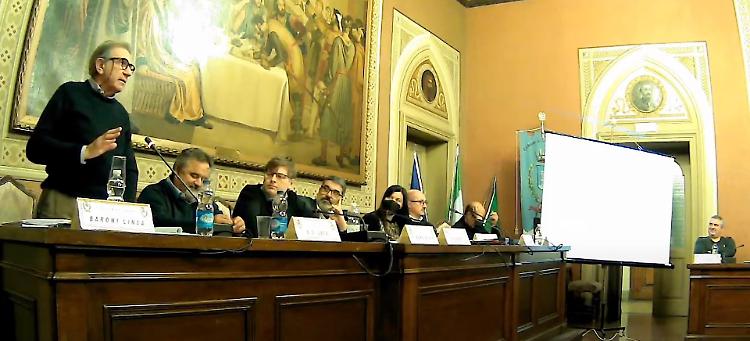 «Stop ai centri commerciali e basta al consumo di suolo»