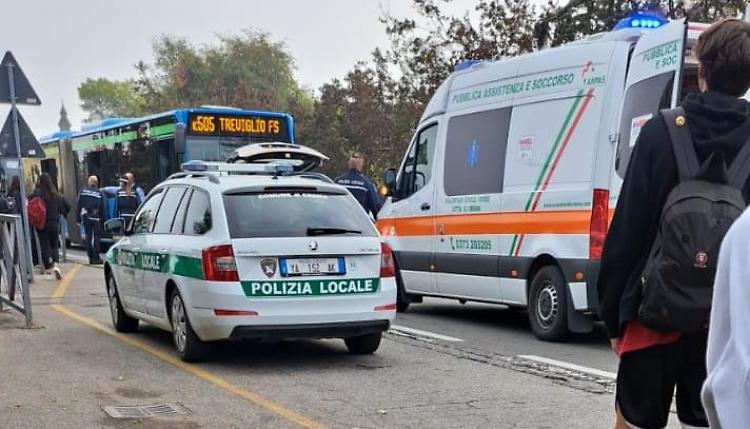Pullman investe 14enne, tanta paura ma il ragazzino sta bene