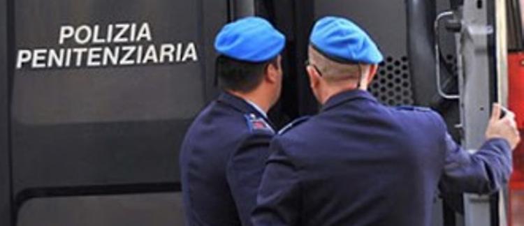 Detenuto tenta di scappare dall'ospedale, preso