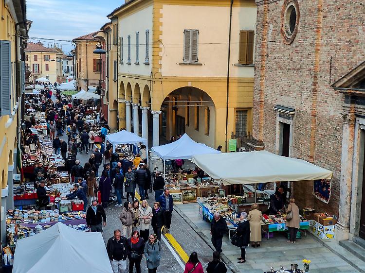 Antiquaria, il mercatino strapiace