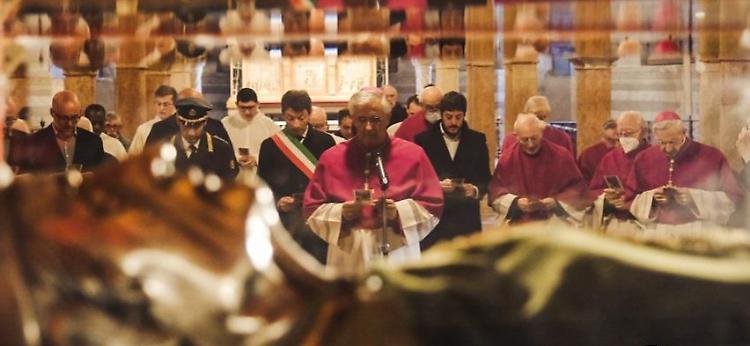 L’inno a sant’Omobono è un canto di speranza e carità